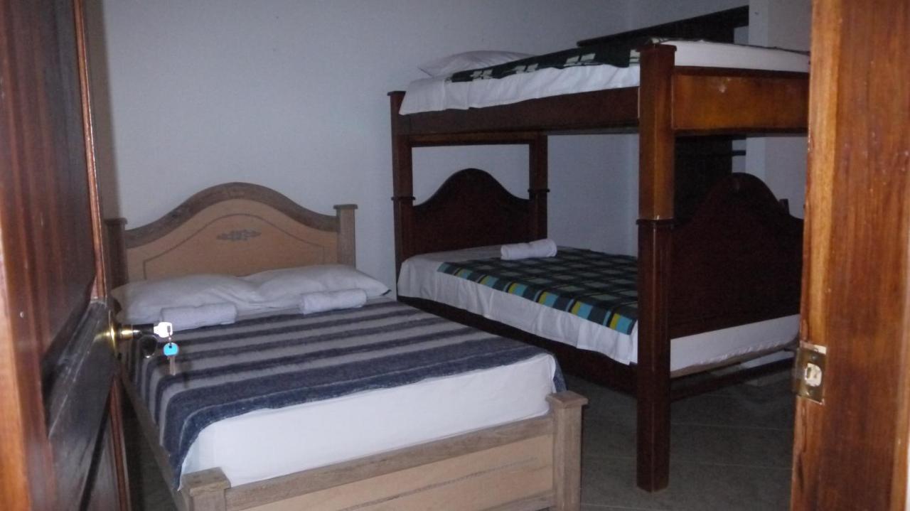 Hostal Naty Luna ハルディン エクステリア 写真