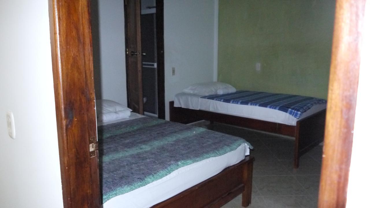 Hostal Naty Luna ハルディン エクステリア 写真